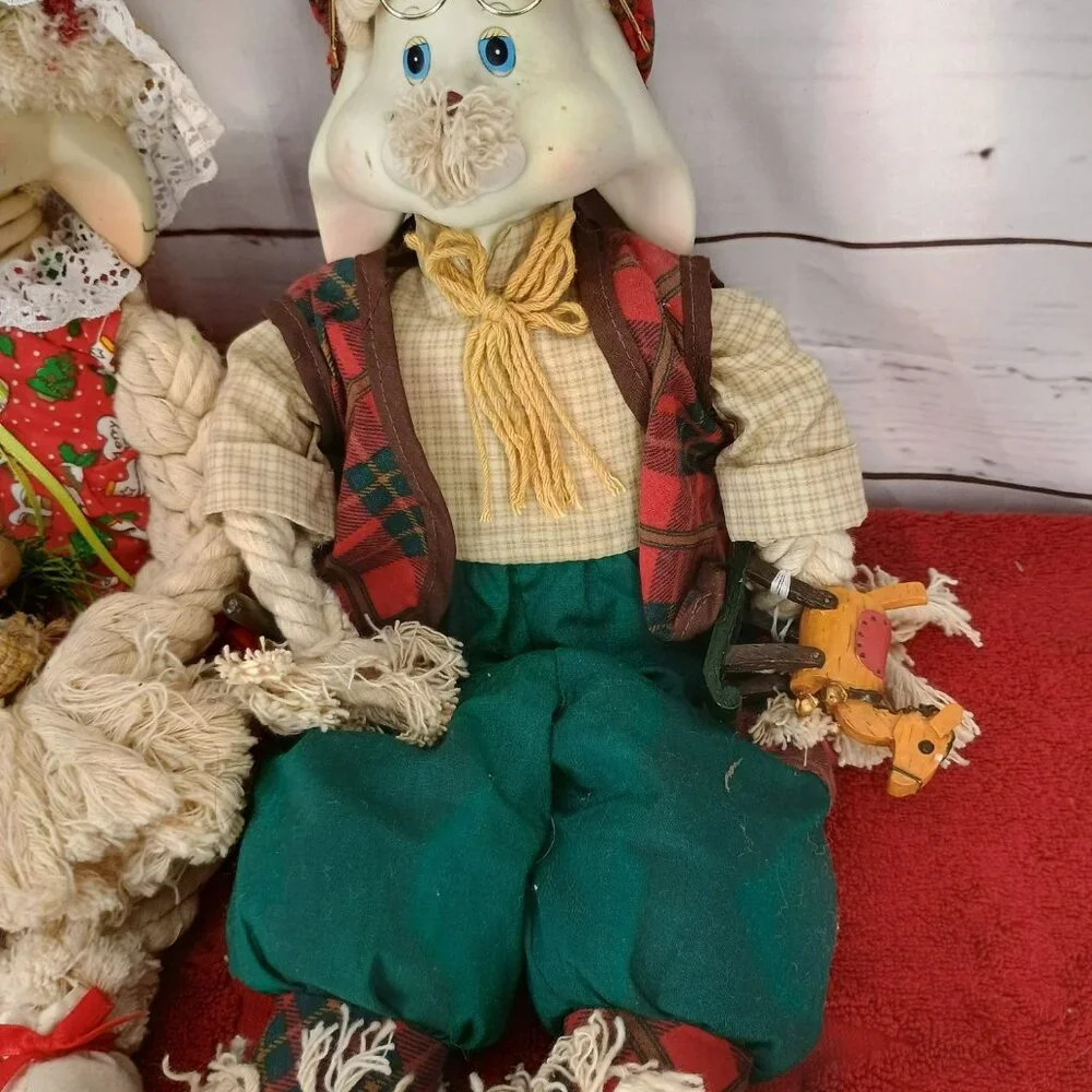 House Of Lloyd Christmas Grandpa Floyd & Flossie Bunny Shelf Sitters With Festiv